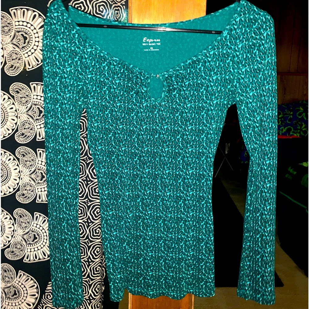 Slim long sleeved top